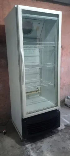 Geladeira expositora