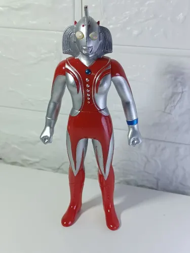 Boneco Ultraman Mother 17cm Bandai 