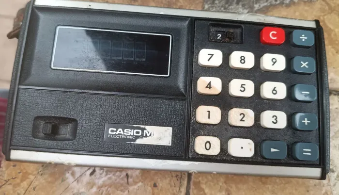 Relíquia,Calculadora Casio Mini, fabricada no Japão , funcionando