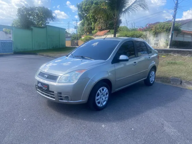 Ford Fiesta Sedan 1.0 8V Flex 4P 2010