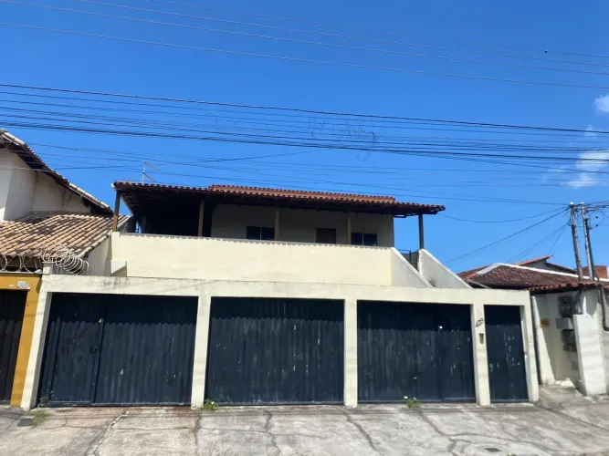 Casa Térrea + Casa Segundo Pavimento + 3 Kitnets + Apartamento em Jacaraipe