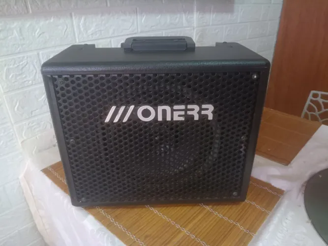 Caixa Amplificada Keyboard Bruck 30
