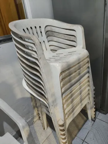 Cadeira de plástico 