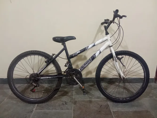 Bicicleta Aro 24 - Pouco usada