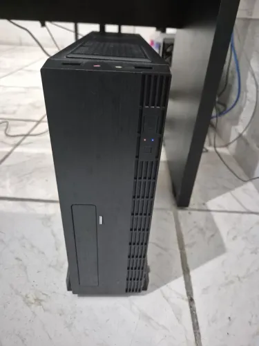 Desktop servidor Intel Core i5-7500, 3.40GHz, 1Tb SSD, 16Gb RAM