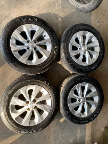 Rodas 15 onix,prisma,celta,corsa,Montana,Astra,vectra + pneus continental 