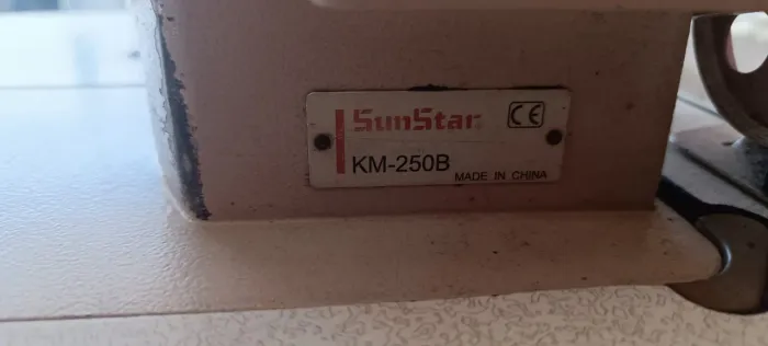 Máquina de costura reta Sunstar