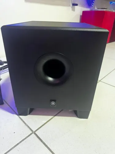 Subwoofer Yamaha Hs8s