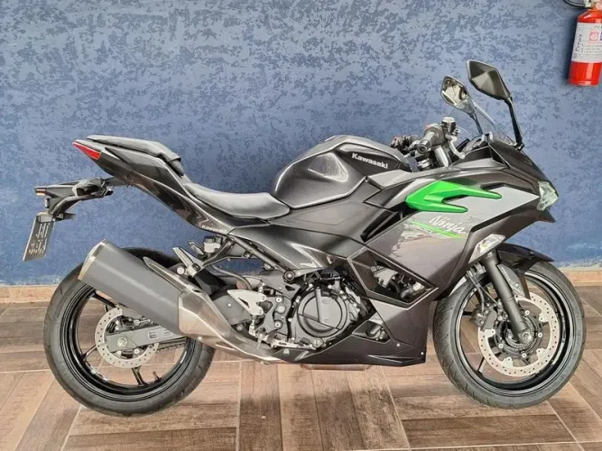 KAWASAKI NINJA 500 2025