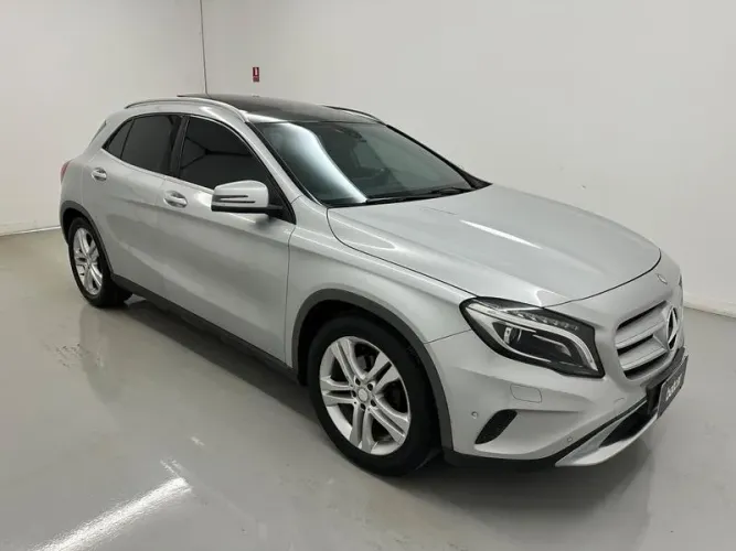 Mercedes-Benz GLA 200 Vision 1.6/1.6 TB 16V Flex Aut. 2015