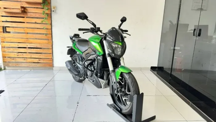 BAJAJ DOMINAR 400 ABS 2023 VERDE COM 18.000 KM