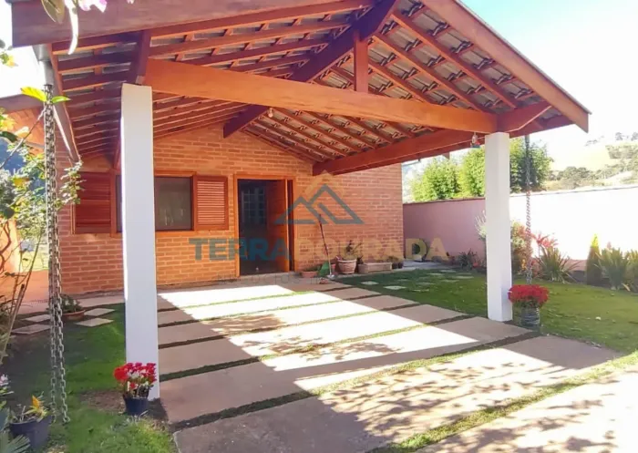 Casa à venda em São Bento do Sapucaí-SP