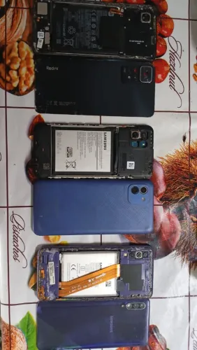 3 Celulares com Defeito por (R$500)