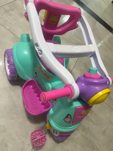Triciclo semi novo