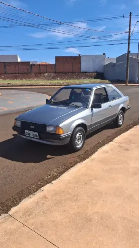 Ford Escort GL 1.6i / 1.6 (álcool) 1985