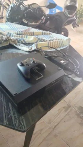 Xbox one com um controle