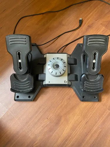 rudder pedals (pedais de Leme) logitech