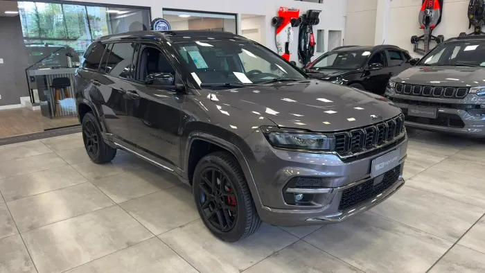 Jeep Commander Black Hurricane 2.0 4X4 TB AUT 2025