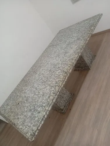 Mesa de granito