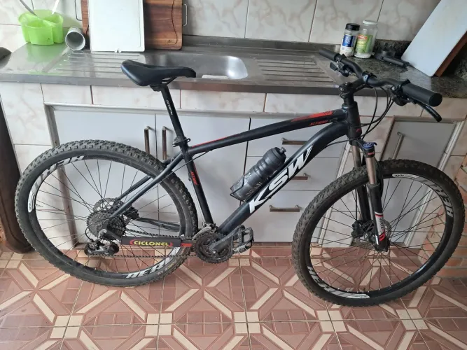 Bike ksw com k7 de 40 dentes e cambios shimanos 27 marchas,tam 19 com nota fiscal