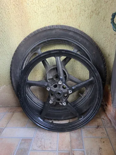 Vendo roda de ligaleve da fazer 150 