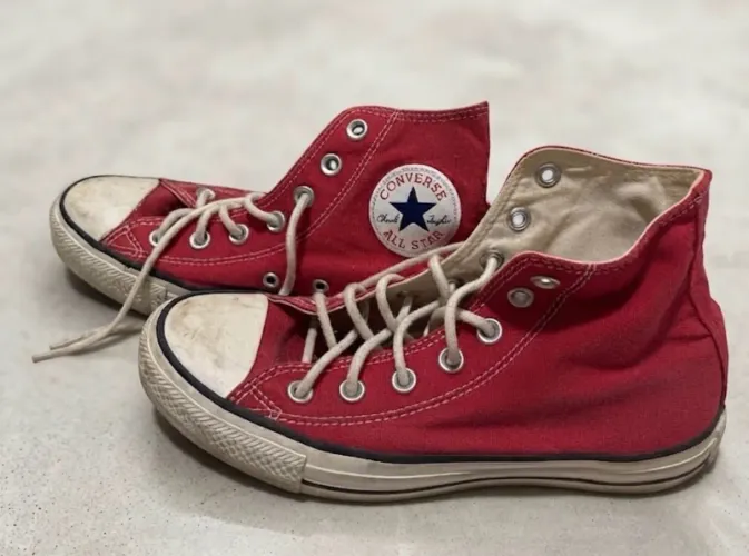 Tenis Converse All Star Cano Alto Vermelho (Tamanho Original / Usado)