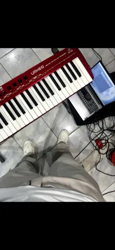 Teclado Controlador Behringer UMX61