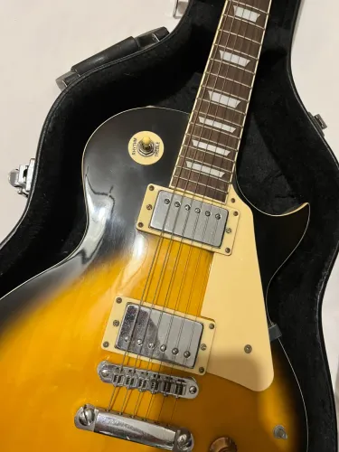 Guitarra Dolphin Less+ Case