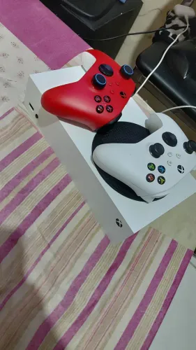 XBOX SERIES S COM 2 CONTROLES ORIGINAIS 