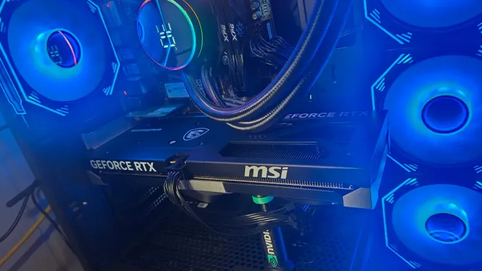 Placa de video NVIDIA GeForce RTX 5060 8GB semi nova