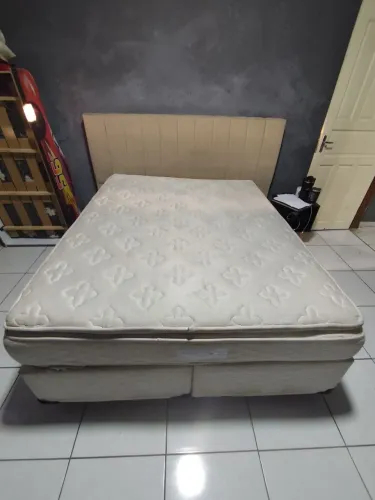 Cama de Casal QUEEN 