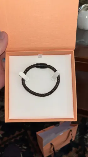 Vendo pulseira vivara com nota para trocar ainda 