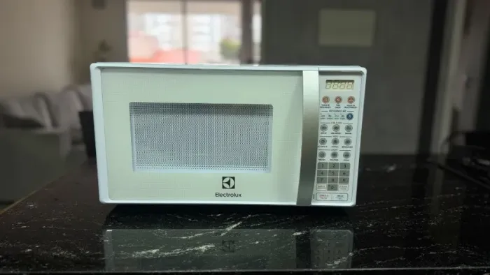 Microondas Electrolux MTO30 20L