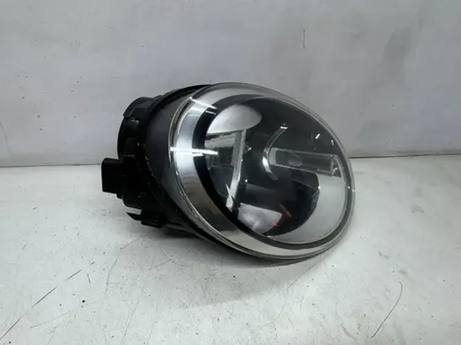 Farol Direito Volkswagen Fusca 2012 A 2016 Sem Led
