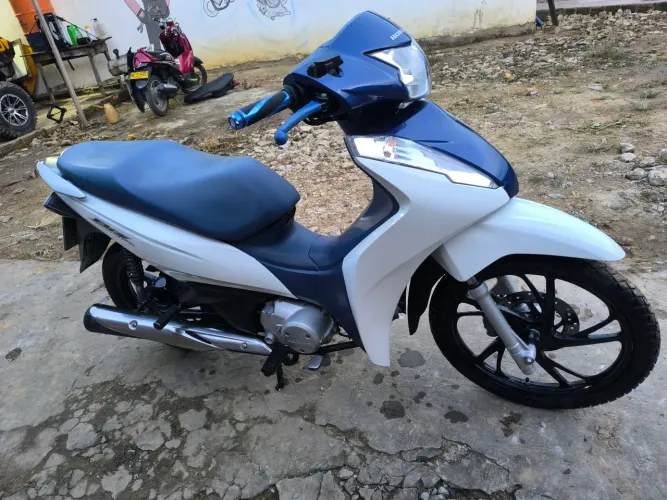 Moto em ótimo estado.