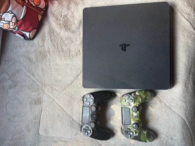 PlayStation 4 slim 1 TB
