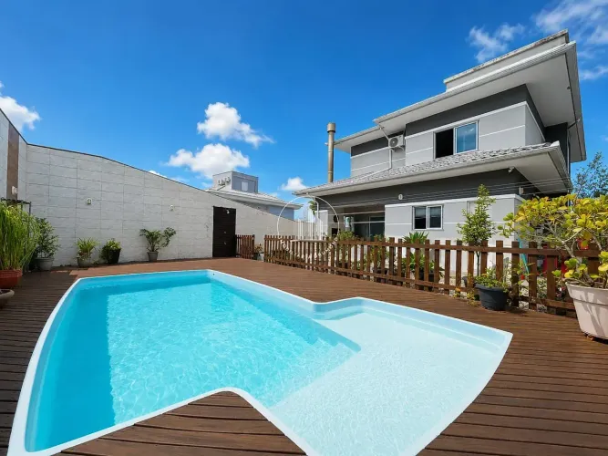Casa 4 Quartos com 1 Suíte e 306m² - Pedra Branca - CEN