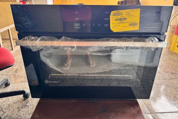 Vendo FORNO ELE 50L ELECTROLUX EMBUTIR OE5EA 220V PTO