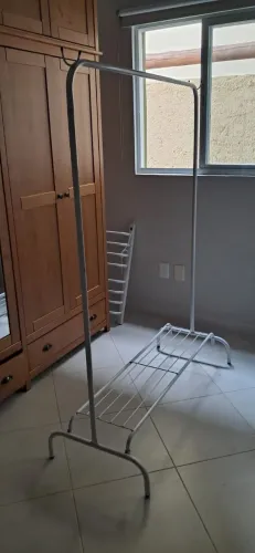 arara de roupas