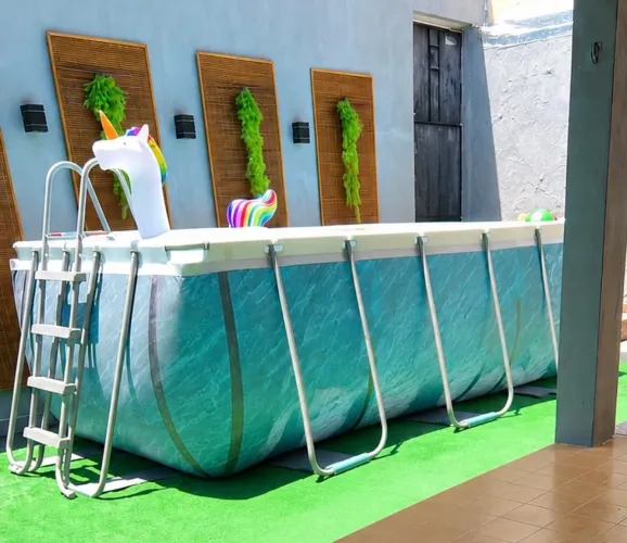 (6 meses de uso) - NOVO Piscina Estrutural Retangular Deluxe 8124 litros