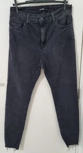 Calça jeans preta Riachuelo, n°44 