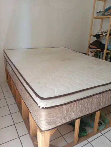 Colchão Ortopédico de casal marca Reconflex