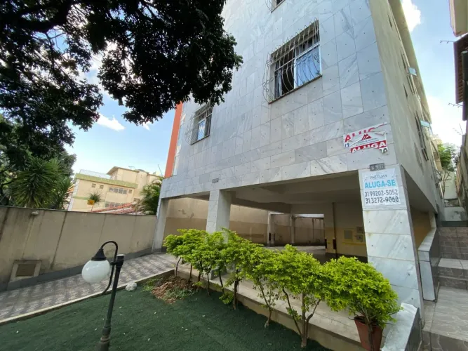 Apartamento: 2 quartos, 1 banheiro, 1 vaga de garagem coberta e livre para aluguel