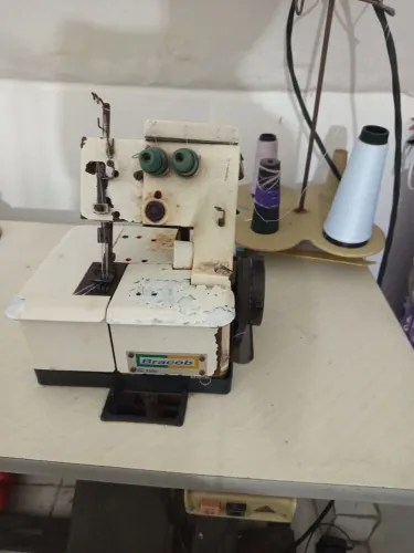 Vendo essa máquina semi industrial.