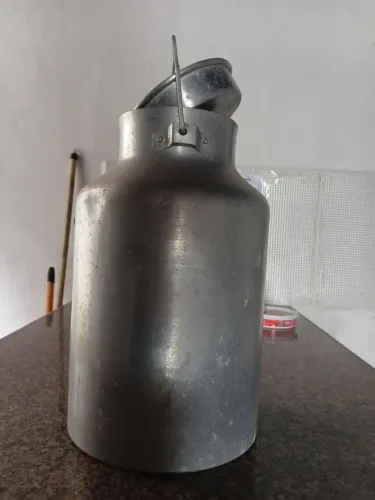 Leiteira de leite grande, ideal para fazenda ou quem vende sopa ou munguzá