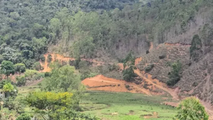 Descrição de Venda - Sítios em Tijuco Preto, ao lado da Cachoeira do João Lindo, parcelo