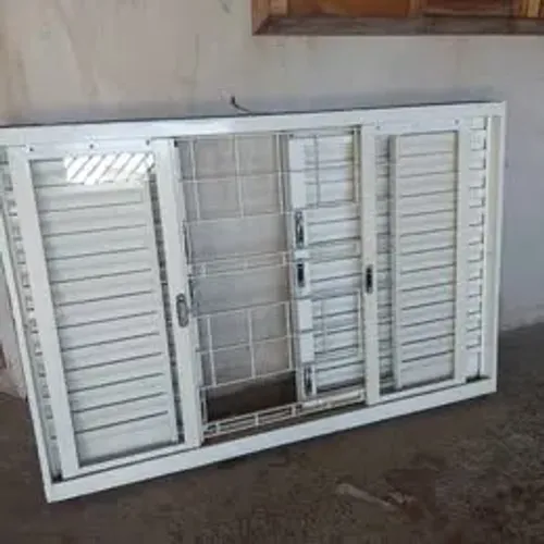 Janela Flex Sasazak c/ com vidros (Medida de 1,5 x 1,0)