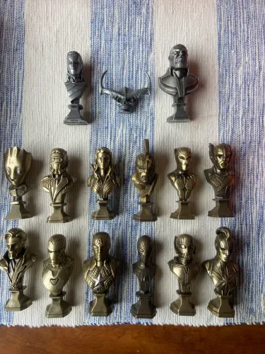 Coleção omelete legends vibranium colectibles Marvel