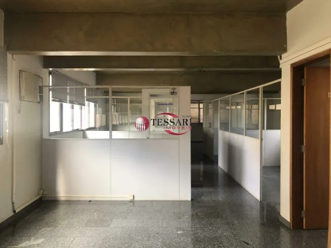 Sala para Venda com ar condicionado 4 salas elevador portaria 1 vaga Bairro Centro São Jos