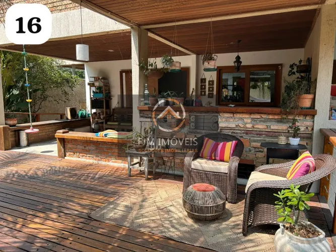 Casa de luxo em Vila Progresso - Niterói com 717m² de área útil - venda por R$ 900.000